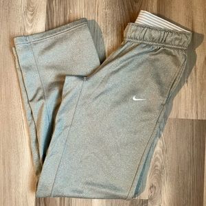 Women’s XS Nike Therma-Fit Pants